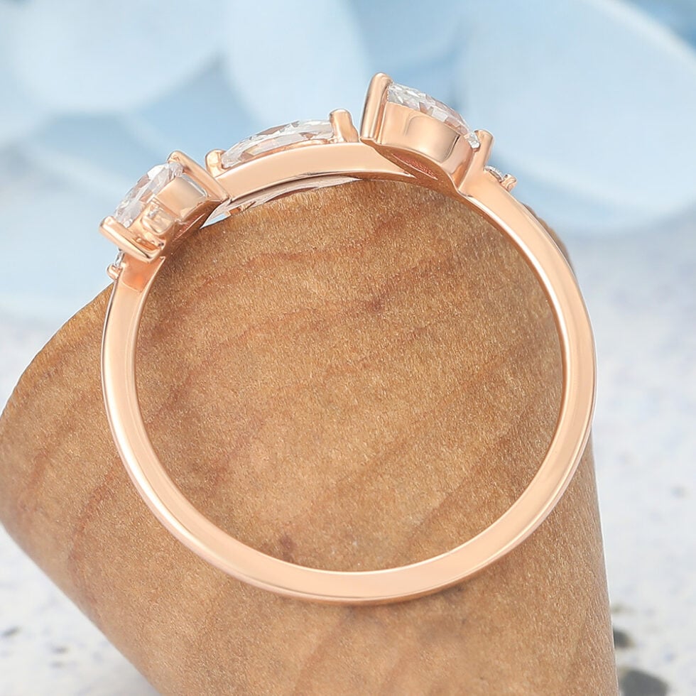 Leaf-Inspired Marquise Moissanite Curved Wedding Band