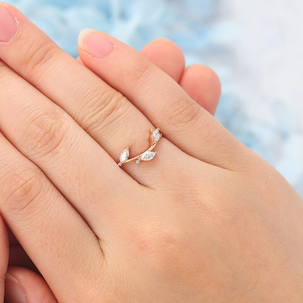 Leaf-Inspired Marquise Moissanite Curved Wedding Band