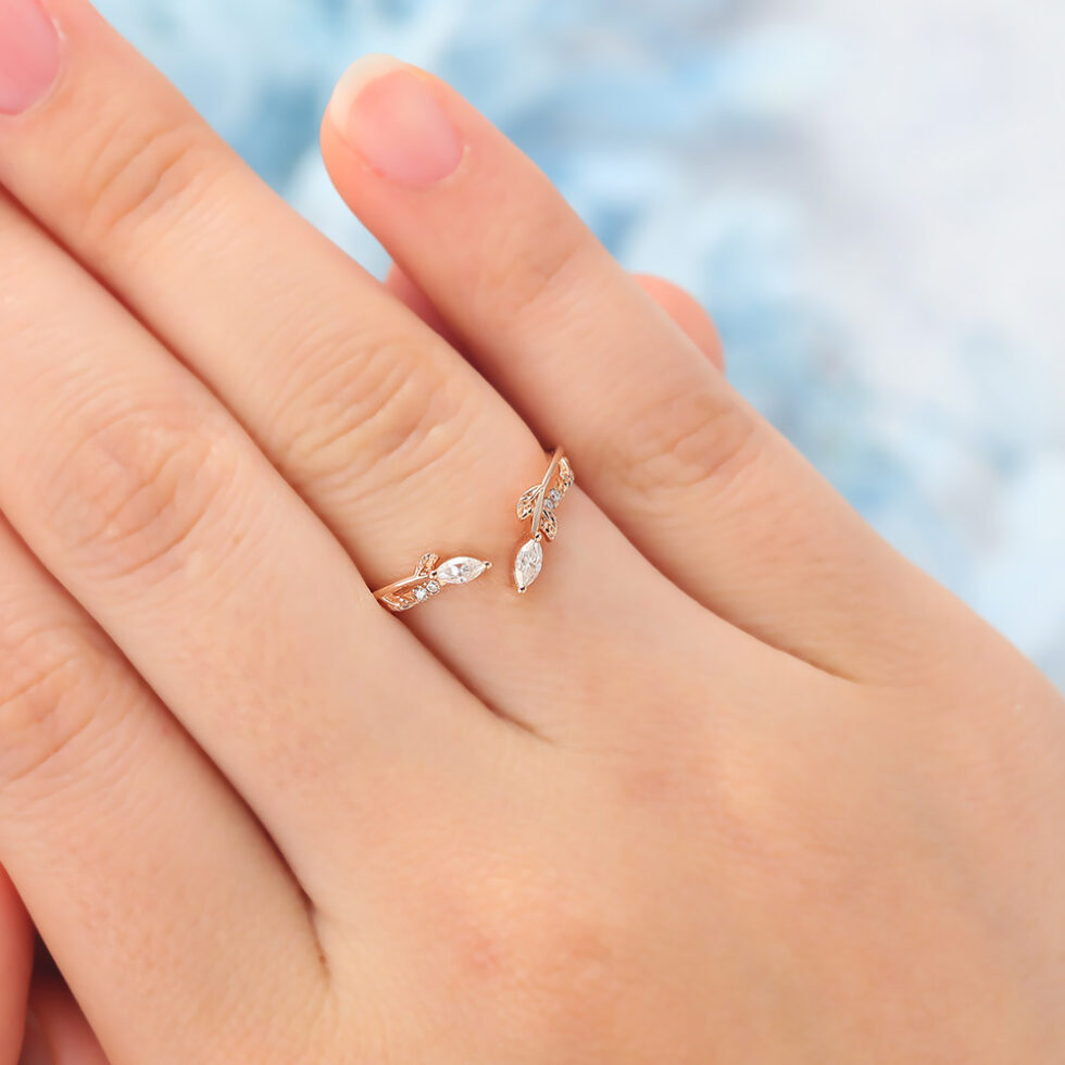 Leaf-Inspired Moissanite Curved Wedding Band with Open Design