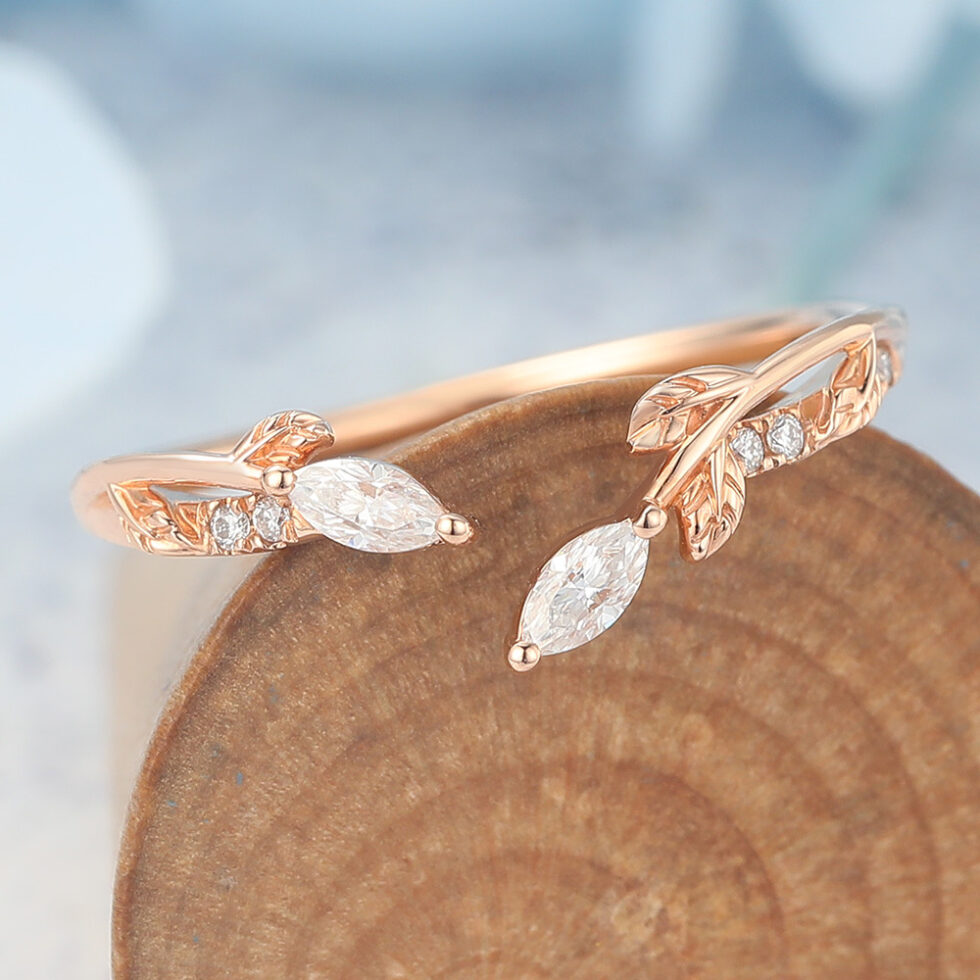 Leaf-Inspired Moissanite Curved Wedding Band with Open Design