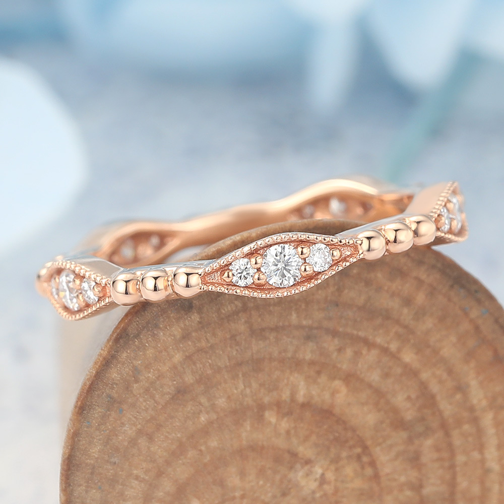 Leaf-Inspired Moissanite Wedding Band Eternity Ring (5) Leaf-Inspired Moissanite Wedding Band Eternity Ring (5)
