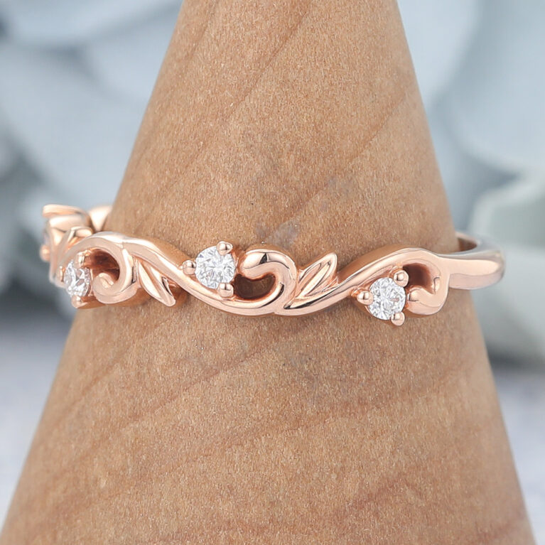 Leaf-Inspired Round Moissanite Curved Wedding Band