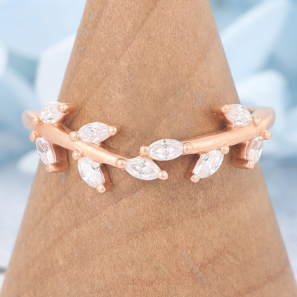 Matte Finish Leaf-Inspired Marquise Moissanite Curved Wedding Band