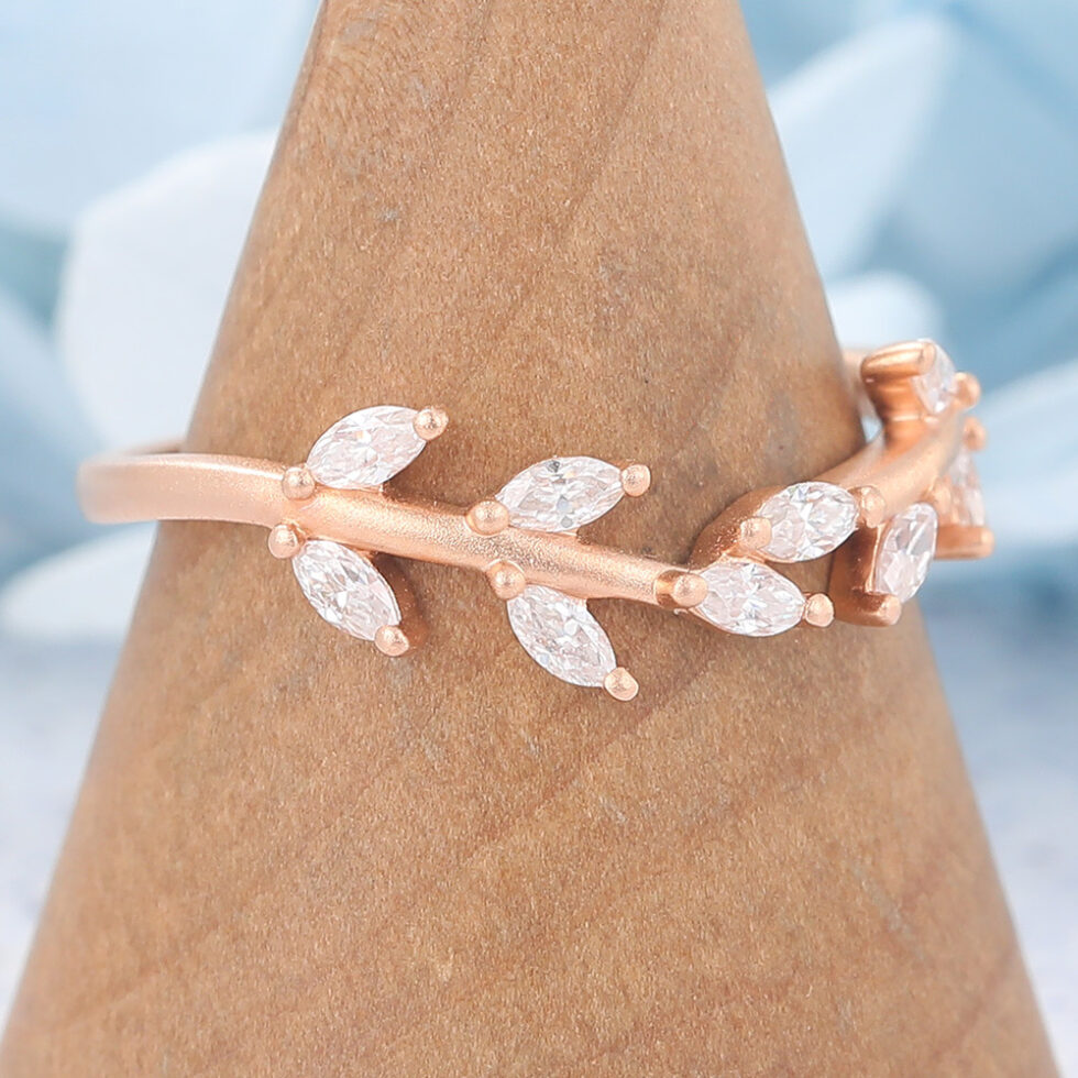 Matte Finish Leaf-Inspired Marquise Moissanite Curved Wedding Band