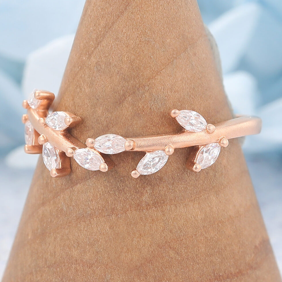 Matte Finish Leaf-Inspired Marquise Moissanite Curved Wedding Band