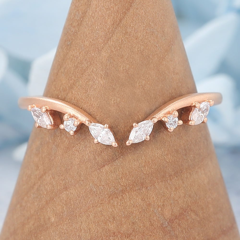 Matte Finish Leaf-Inspired Moissanite Open Curved Wedding Band