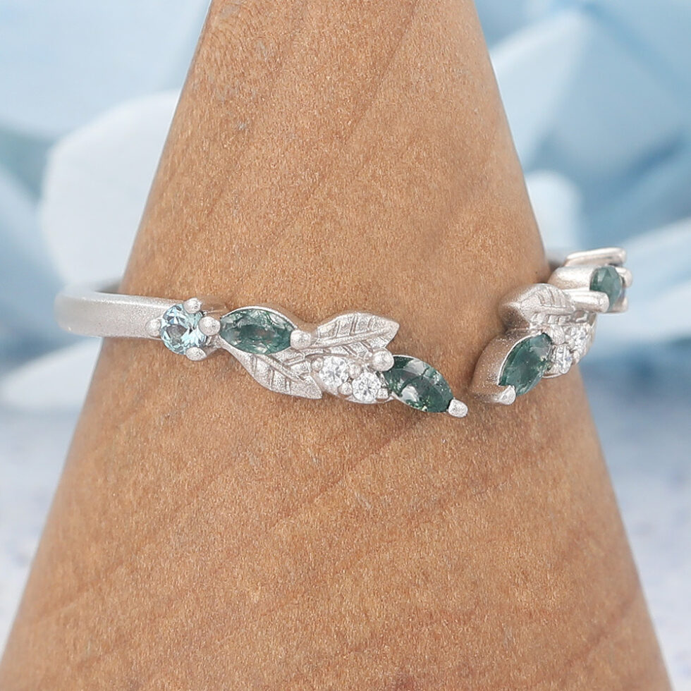 Matte Finish Nature-Inspired Curved Open Wedding Band