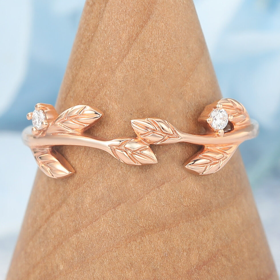 Leaf-Inspired Curved Wedding Band with Moissanite Accents