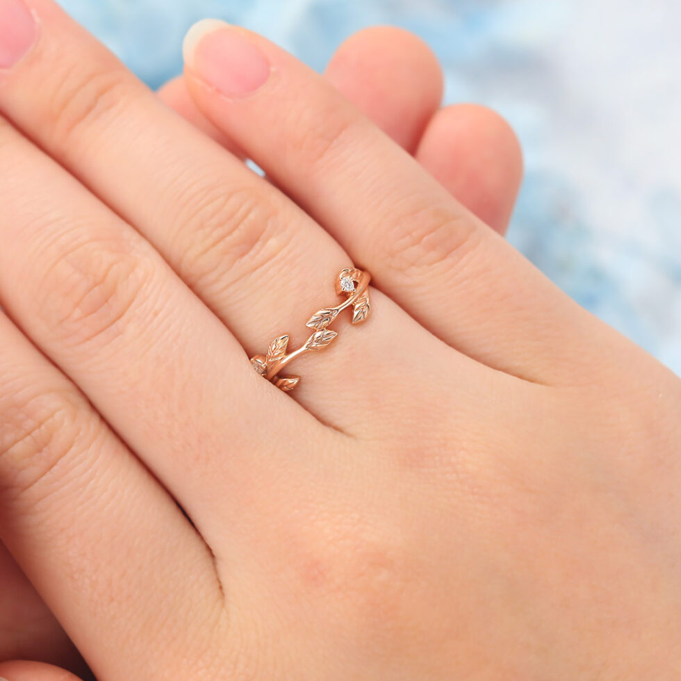 Leaf-Inspired Curved Wedding Band with Moissanite Accents