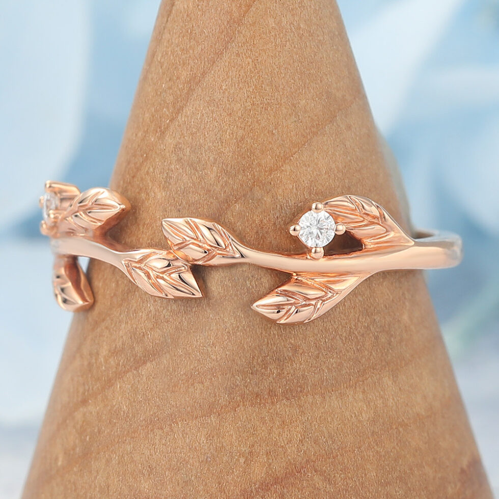 Leaf-Inspired Curved Wedding Band with Moissanite Accents