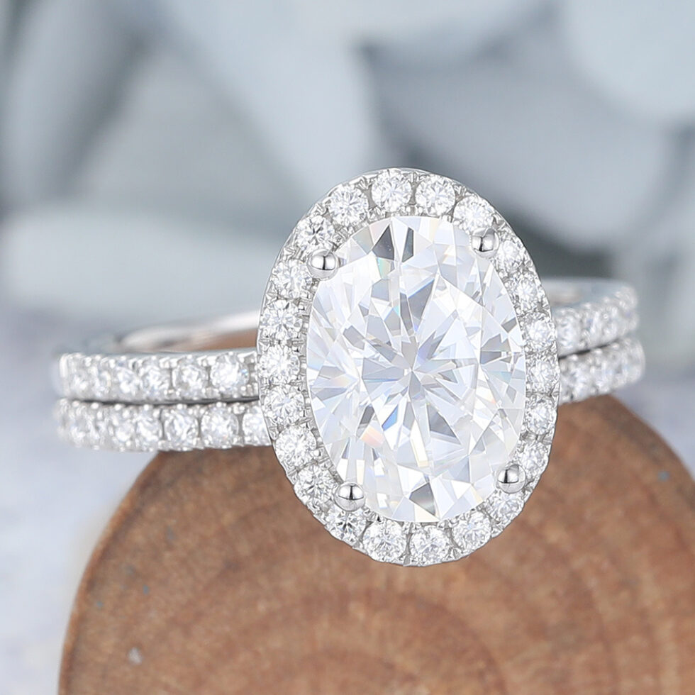 Vintage Oval Cut Moissanite Halo Engagement Ring Set