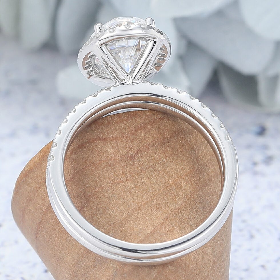 Vintage Oval Cut Moissanite Halo Engagement Ring Set