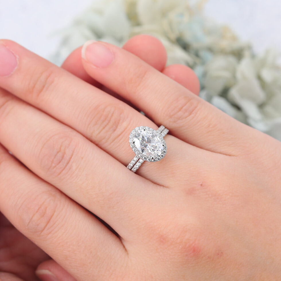 Vintage Oval Cut Moissanite Halo Engagement Ring Set