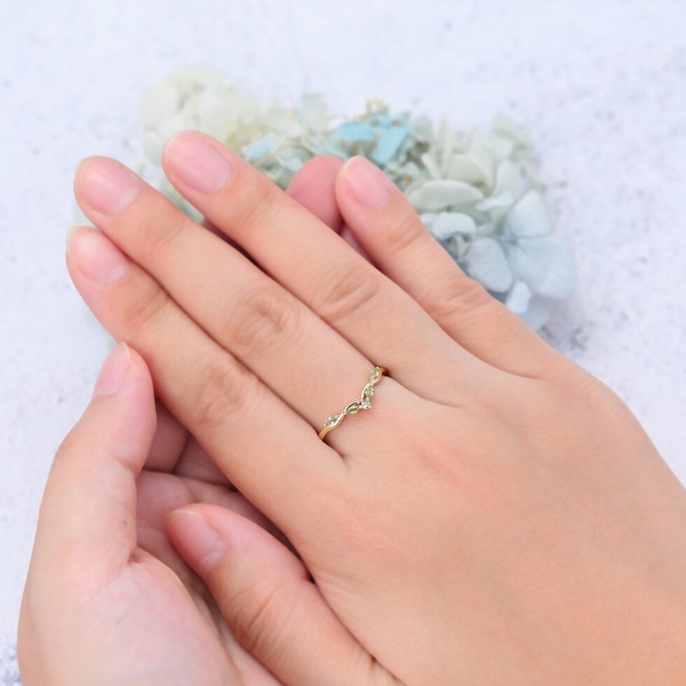 Round & Marquise Peridot Curved Wedding Band