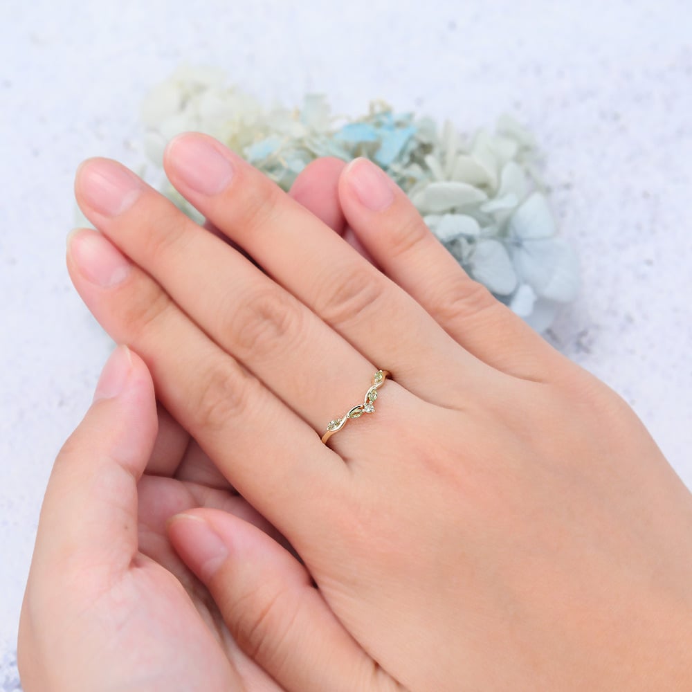 Round & Marquise Peridot Curved Wedding Band