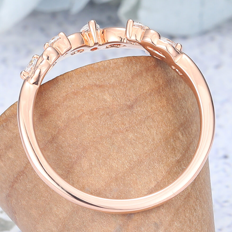 Twisted Curved Wedding Band with Moissanite Accent