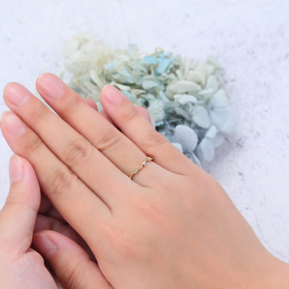 Vintage Moissanite Curved Wedding Band Anniversary Ring