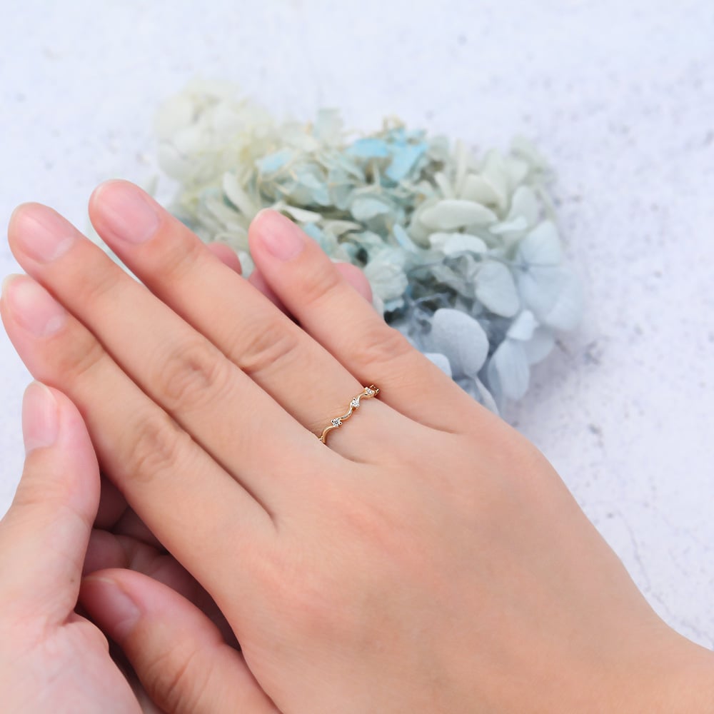 Vintage Moissanite Curved Wedding Band Anniversary Ring