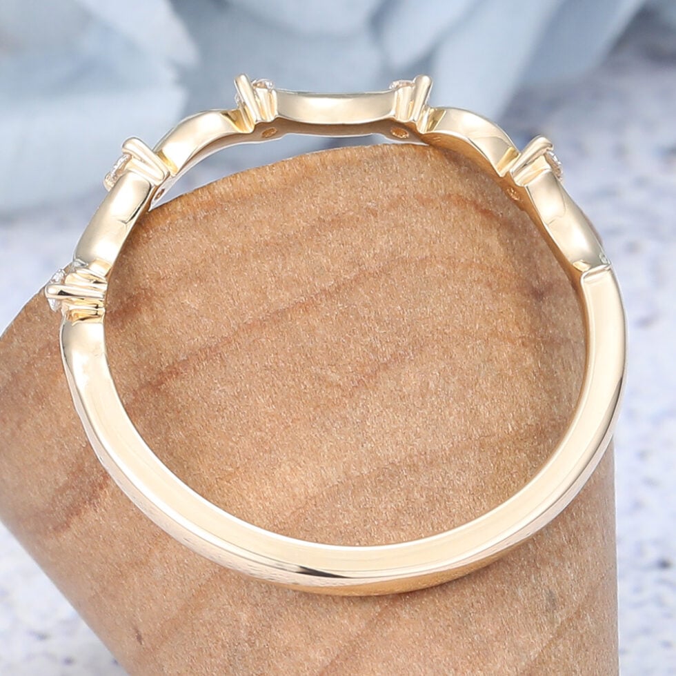 Vintage Moissanite Curved Wedding Band Anniversary Ring