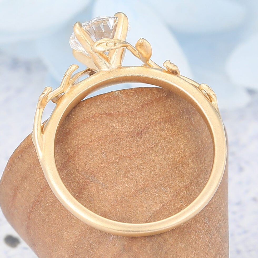 Matte Finish Vintage Round Cut Moissanite Engagement Ring Leaf-Inspired Ring