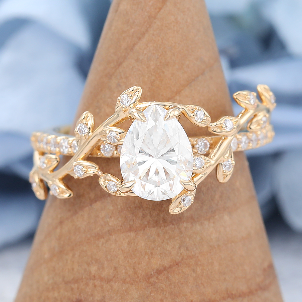 Christmas Jewelry Colored Moissanite