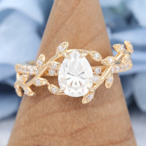 Moissanite Rings Moissanite Rings 1 Carat vs 2 Carat Moissanite Pear Shaped Moissanite Ring